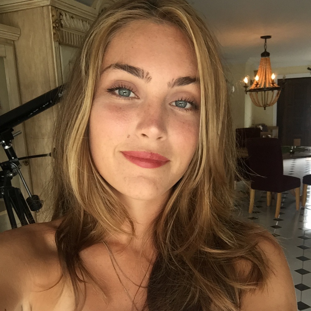 Meet your Posher, Maya